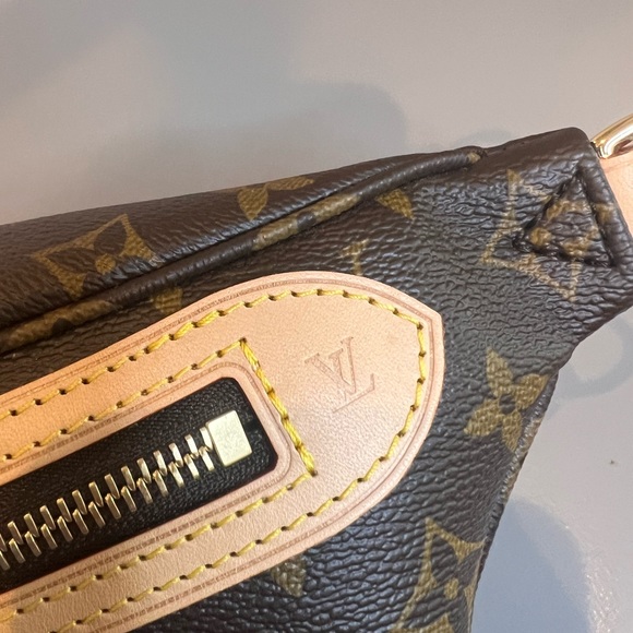 NWT Louis Vuitton High Rise Bumbag Brand New Monogram Crossbody HARD TO FIND - Picture 3 of 16